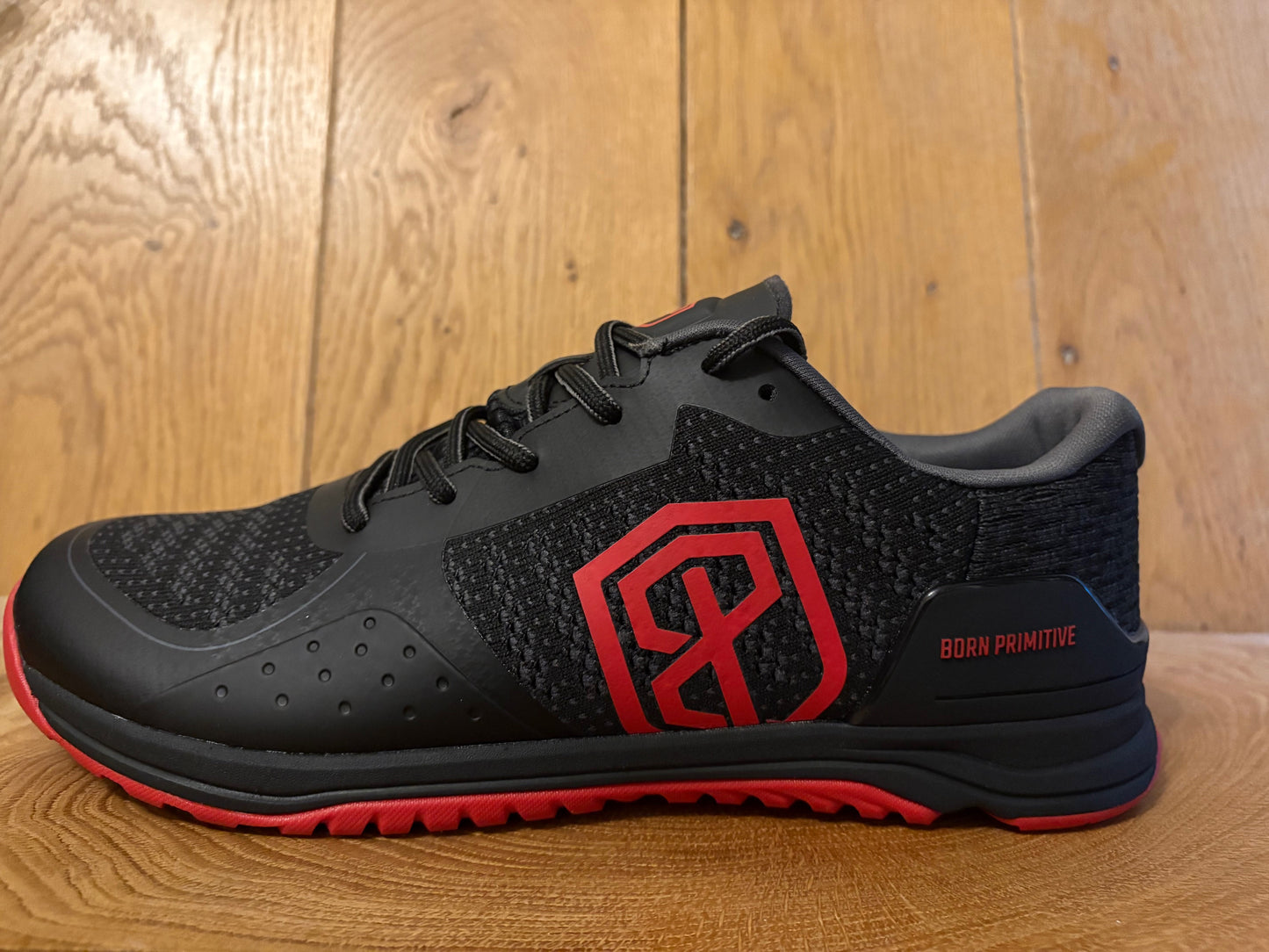 Born Primitive Savage 1 training shoe red/black Mens UK 11 new boxed