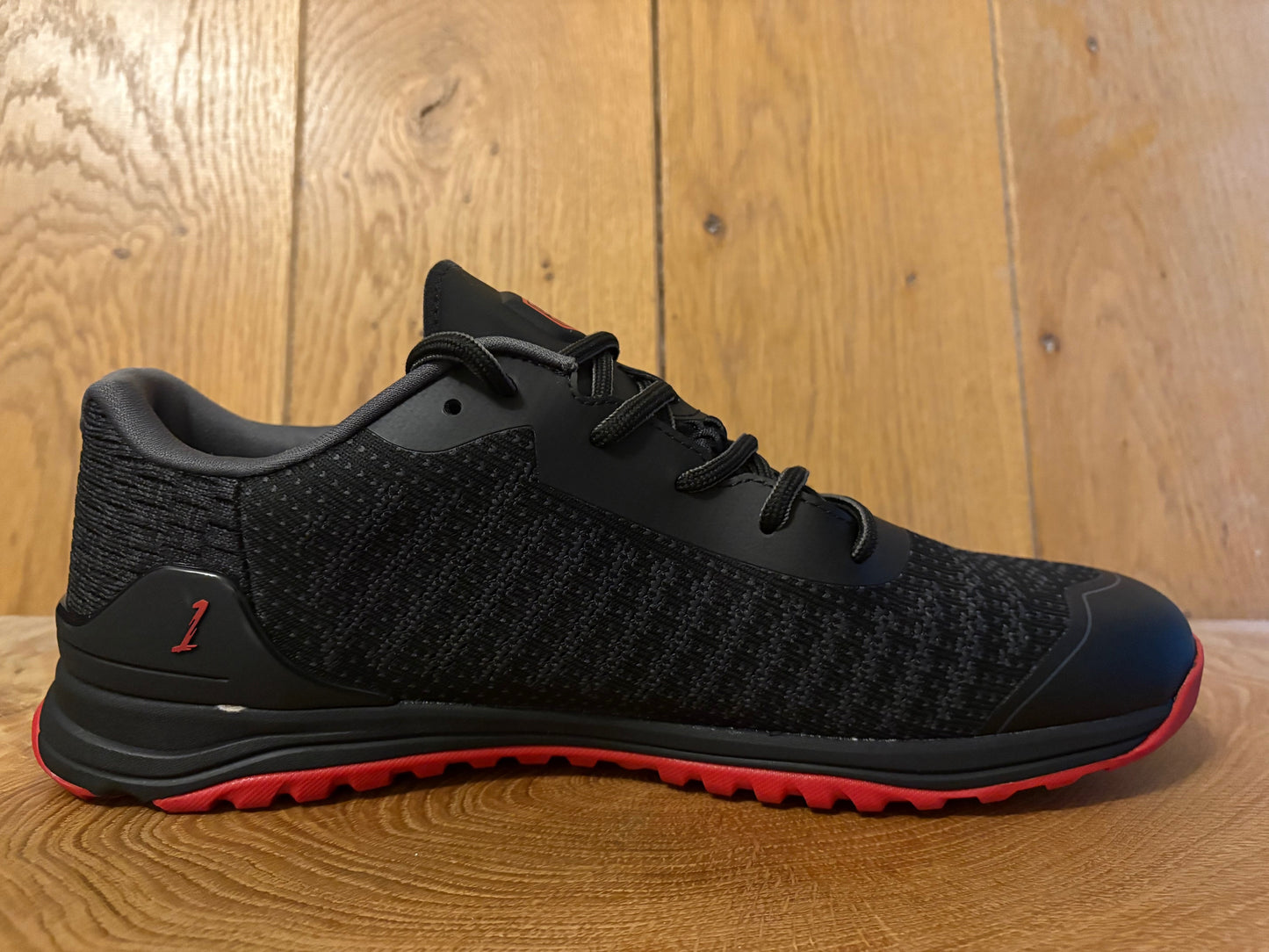 Born Primitive Savage 1 training shoe red/black Mens UK 11 new boxed