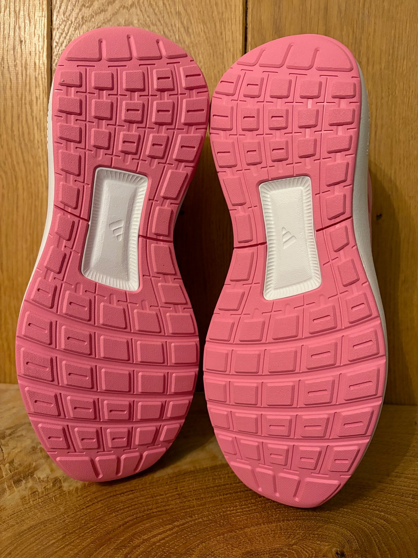 Adidas Ultimashow 2.0 Junior girls UK 6 running shoe new boxed