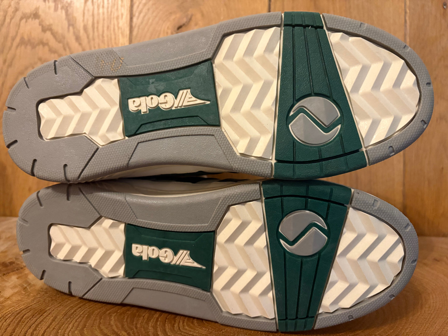 Gola authentic resale Allcourt cmb534 UK 7 Euro 41 high top shoe in white no box