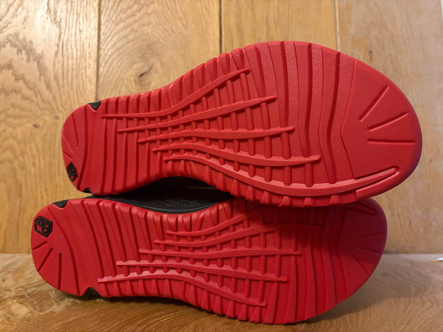 Born Primitive Savage 1 training shoe red/black Mens UK 11 new boxed