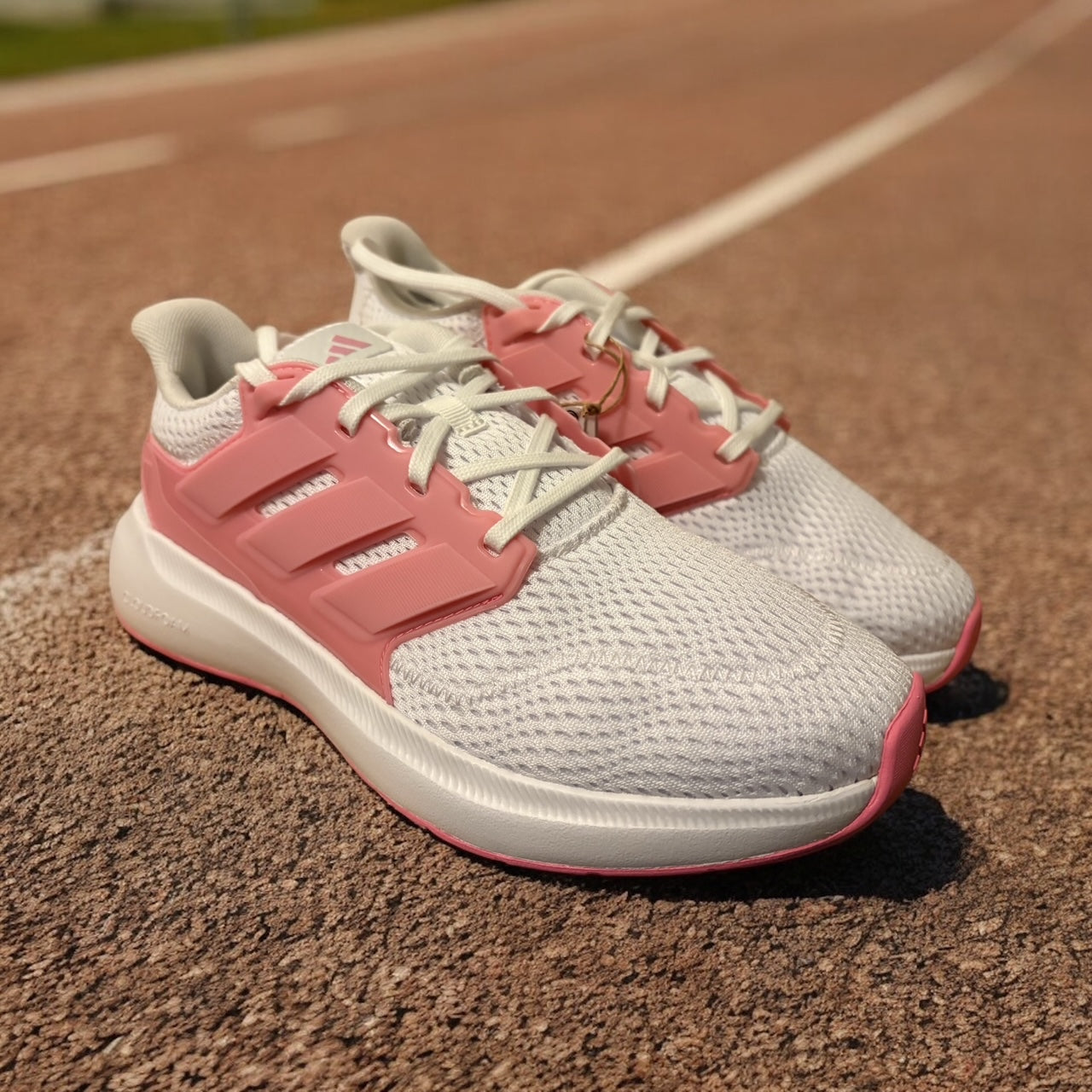 Adidas Ultimashow 2.0 Junior girls UK 6 running shoe new boxed