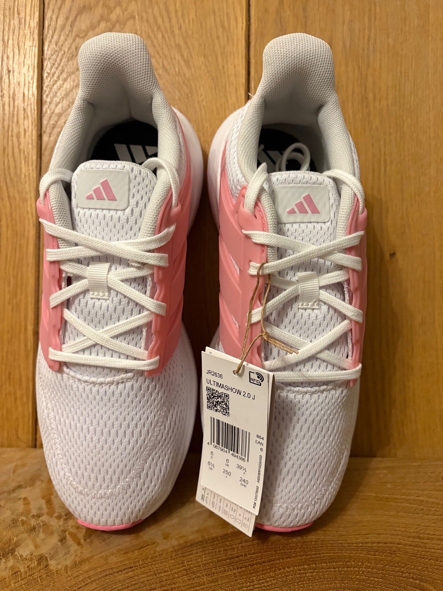 Adidas Ultimashow 2.0 Junior girls UK 6 running shoe new boxed