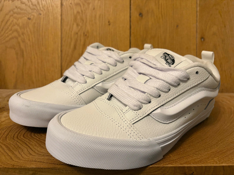 VANS Authentic resale white leather sneaker UK 6 Euro 39 ex diaplay pair no box