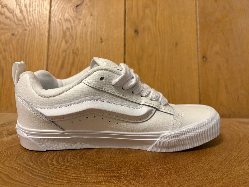 VANS Authentic resale white leather sneaker UK 6 Euro 39 ex diaplay pair no box