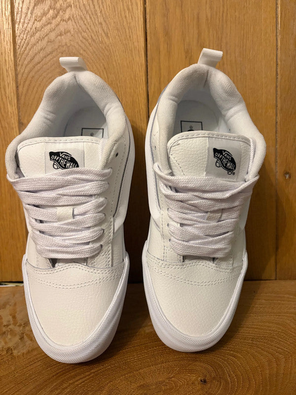 VANS Authentic resale white leather sneaker UK 6 Euro 39 ex diaplay pair no box