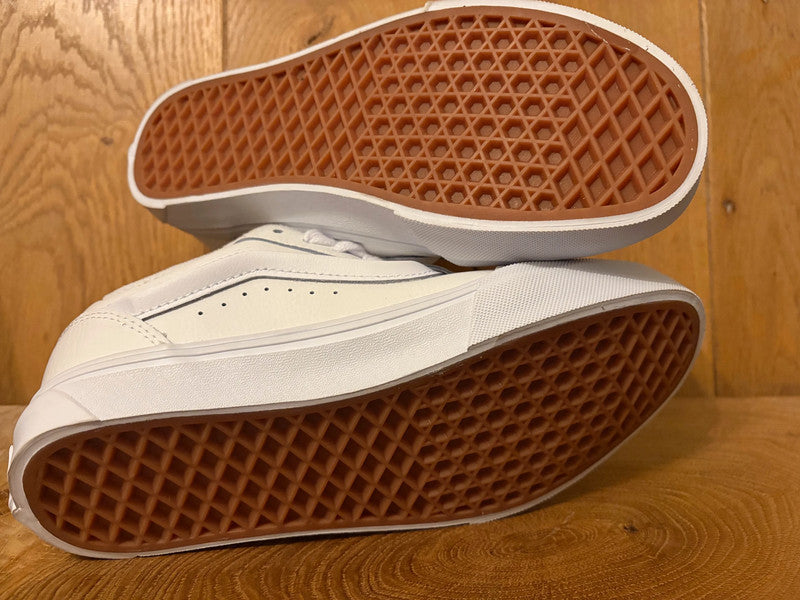 VANS Authentic resale white leather sneaker UK 6 Euro 39 ex diaplay pair no box